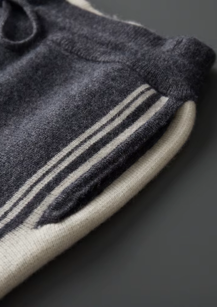 Gris foncé