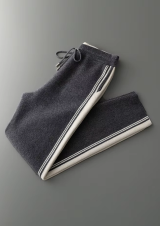 Gris foncé