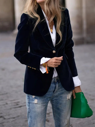 Sayuri | Blazer ajusté effet velours à boutons dorés – Noir