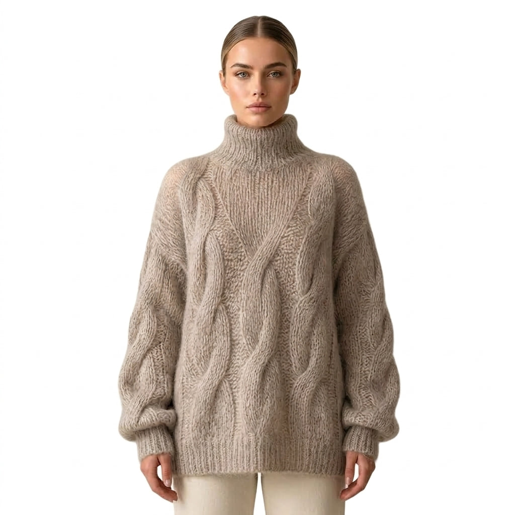 Kanae pull col roulé torsades beige porté fond blanc pur