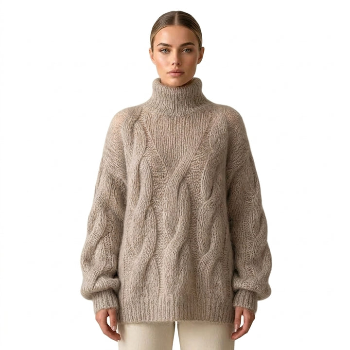 Kanae pull col roulé torsades beige porté fond blanc pur