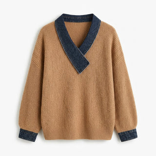 Momo – pull camel col V avec empiècements denim