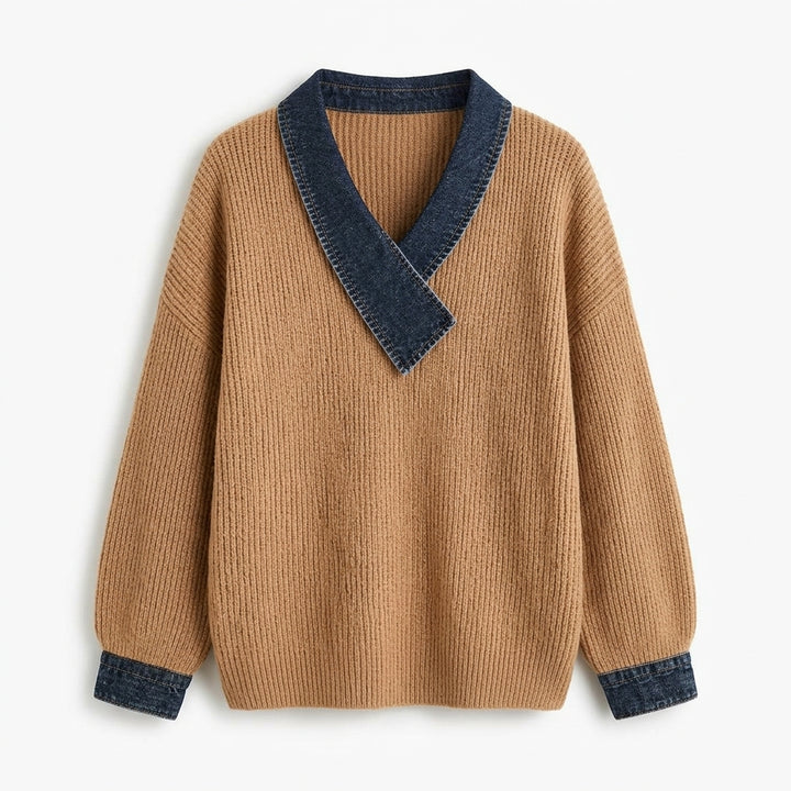 Momo – pull camel col V avec empiècements denim