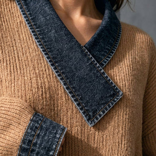 Momo – détail maille côtelée et col denim
