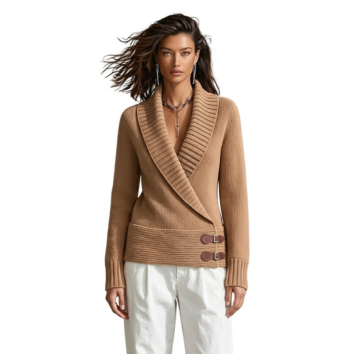 Pull col châle croisé camel Maiko - Studio fond blanc