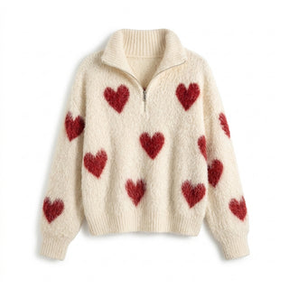 Miyabi pull demi-zip blanc cassé à cœurs rouges - Fond blanc studio épuré