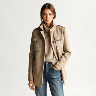 Shino manteau court col montant - vue principale studio