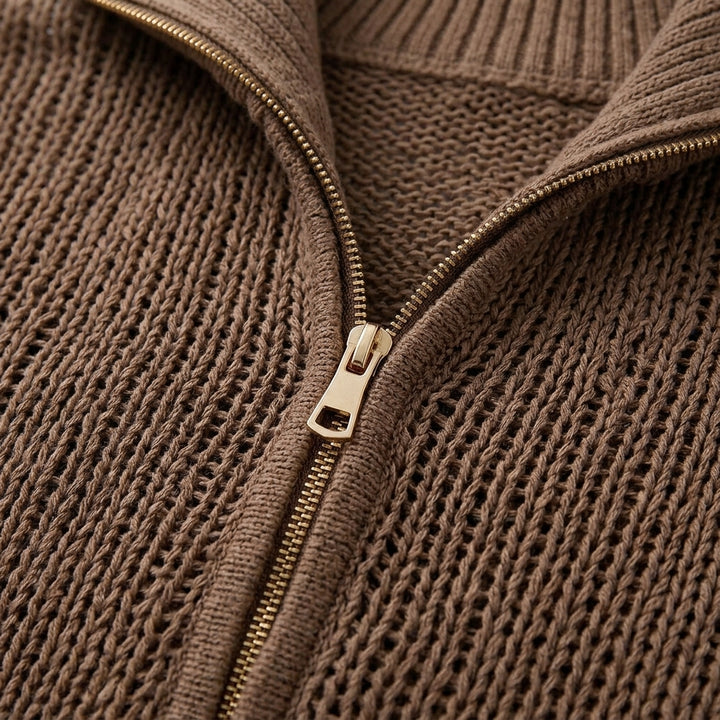 Détail maille et zip doré pull Anzu