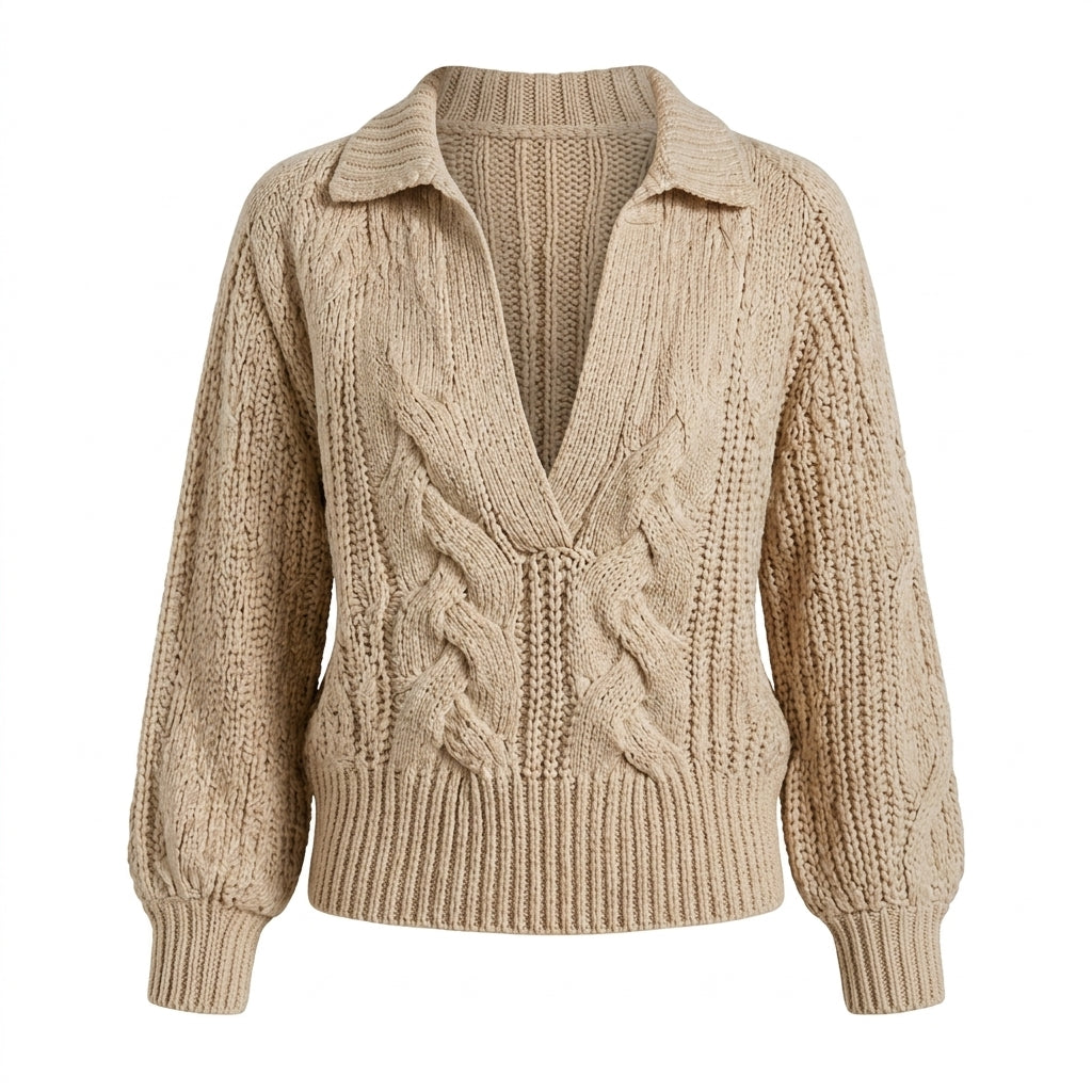 Kisa – pull beige col cranté maille torsadée sur fond blanc