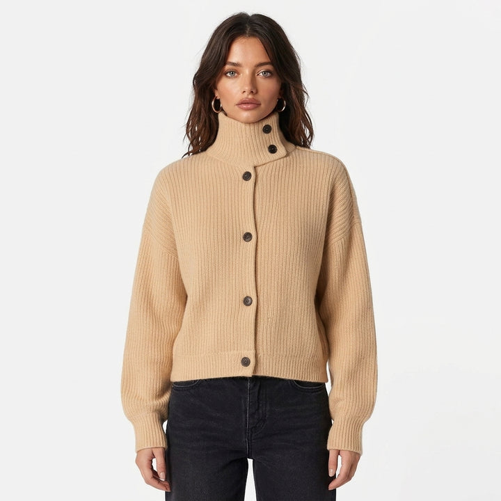 Nanami – Cardigan col montant camel vue studio hero