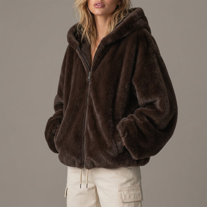 Setsu – Silhouette oversize et détails capuche fausse fourrure
