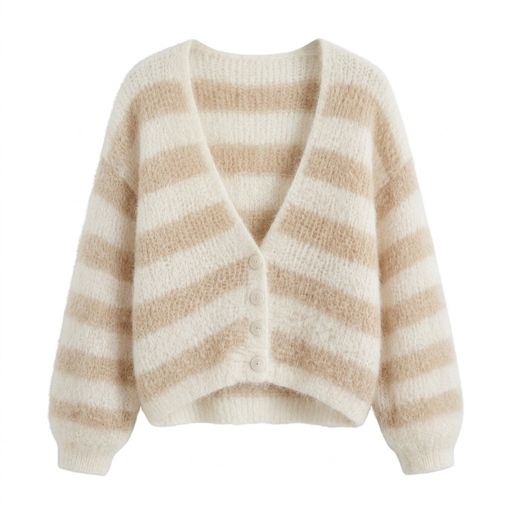 Harumi – Cardigan rayé blanc et beige clair sur fond blanc studio épuré