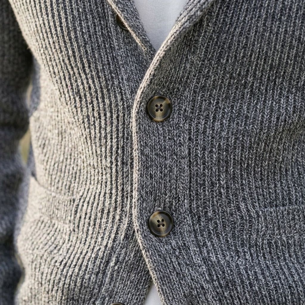 Aki - Cardigan à col châle - Gros plan maille et boutons
