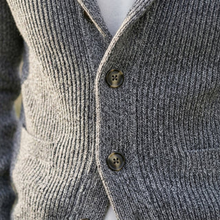 Aki - Cardigan à col châle - Gros plan maille et boutons