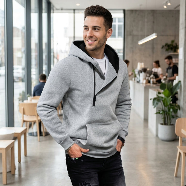 Kiri – sweat à capuche porté en extérieur urbain