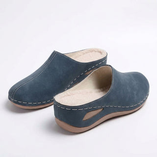 Hanako – Chaussons doublés chauds fond blanc studio
