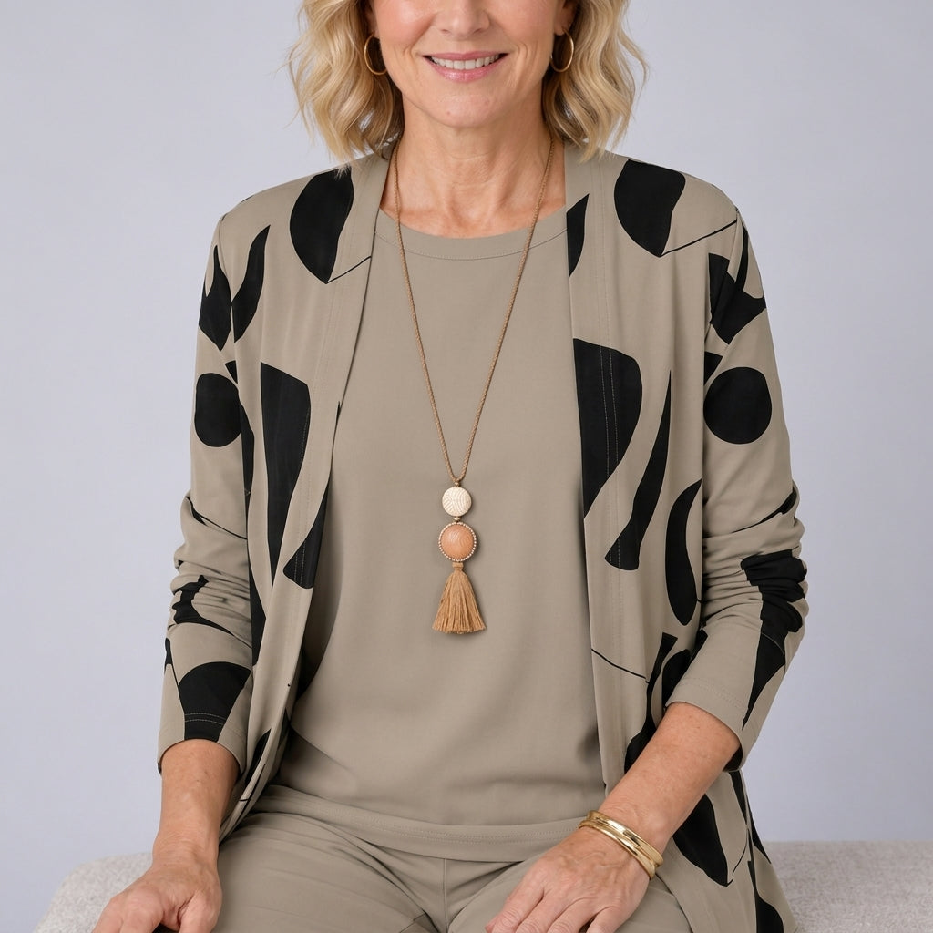 Ayumi ensemble trois pièces taupe - détail matière et motif