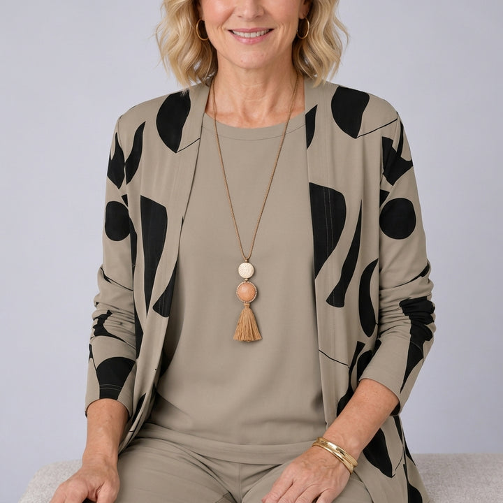 Ayumi ensemble trois pièces taupe - détail matière et motif