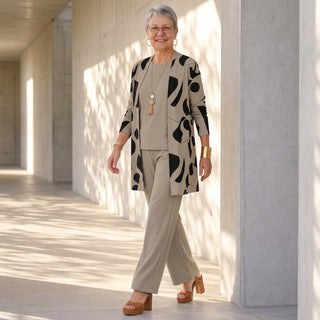 Ayumi ensemble trois pièces taupe - vue lifestyle