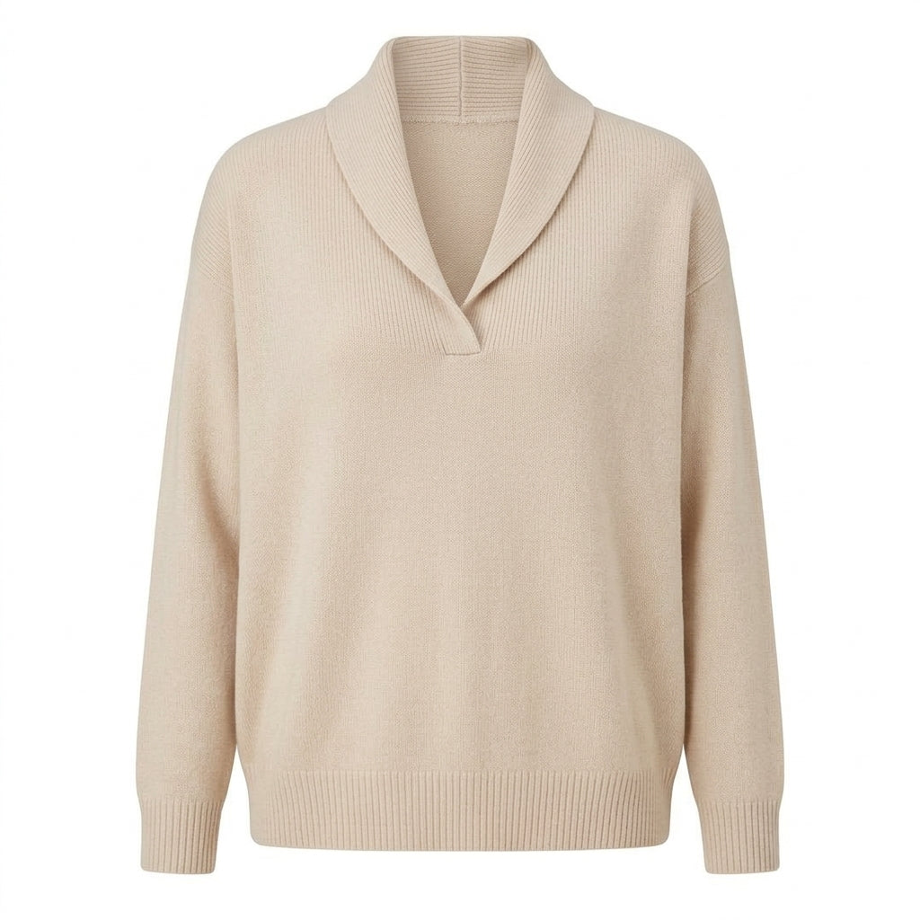 Tomoko – Pull drapé col V châle fond blanc pur studio
