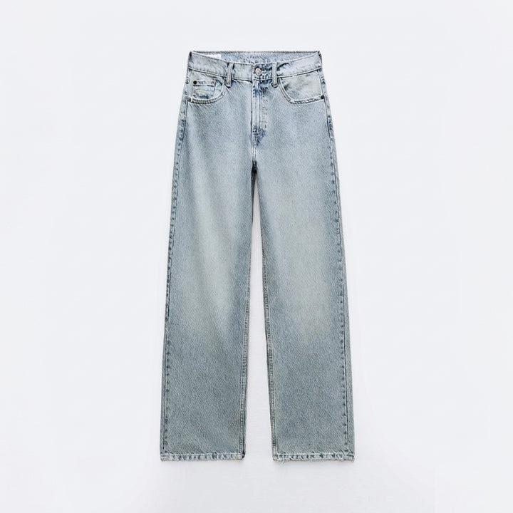 Hitomi | Jean droit déchiré bleu – Fond blanc pur